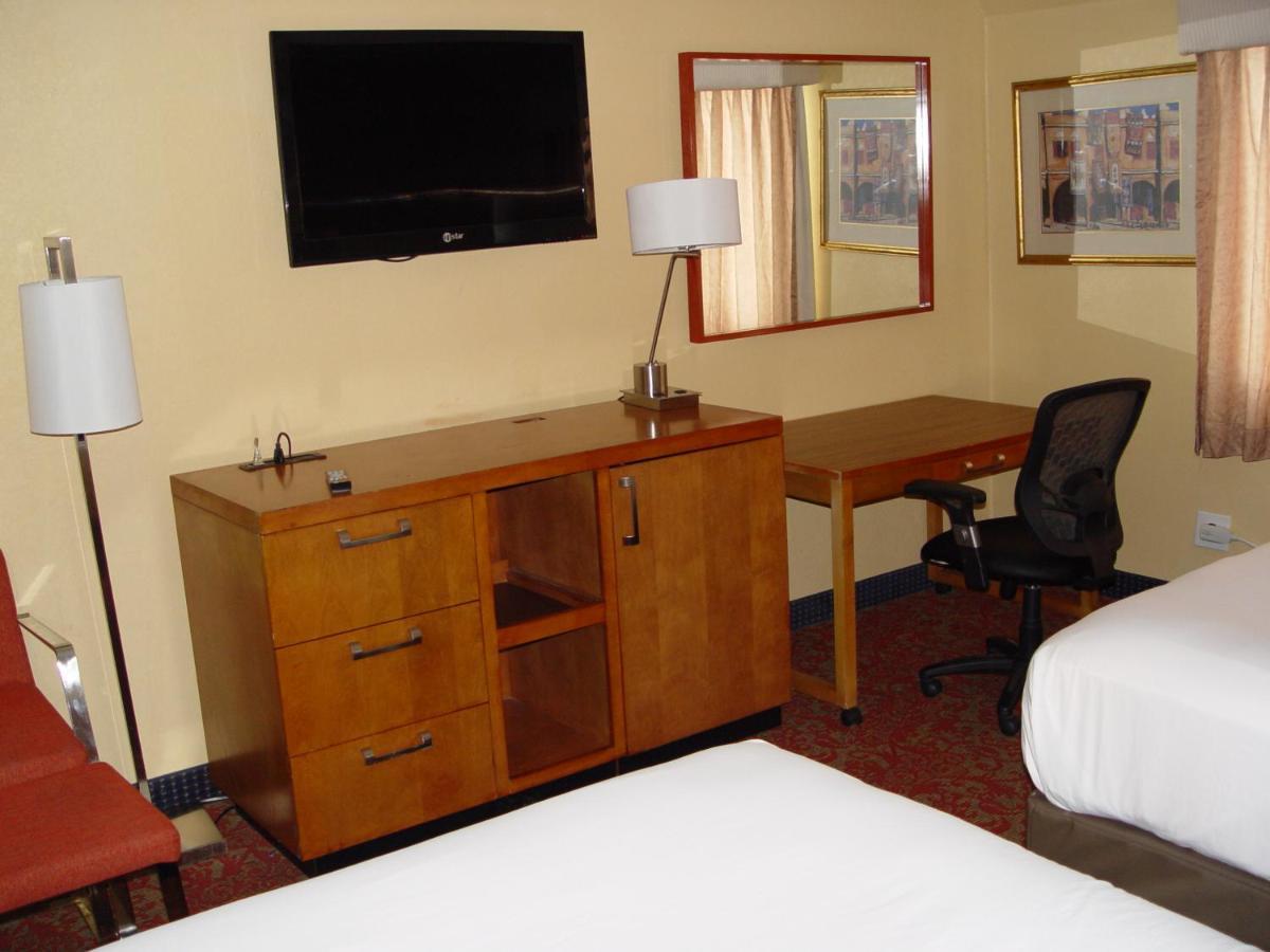 Hilltop Hotel Bakersfield