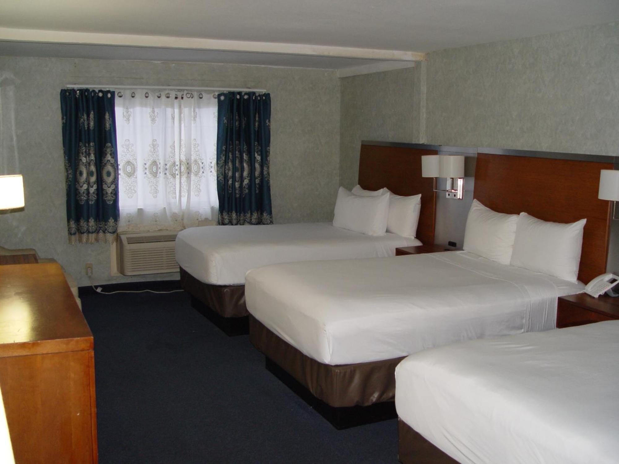 Hotel Hilltop