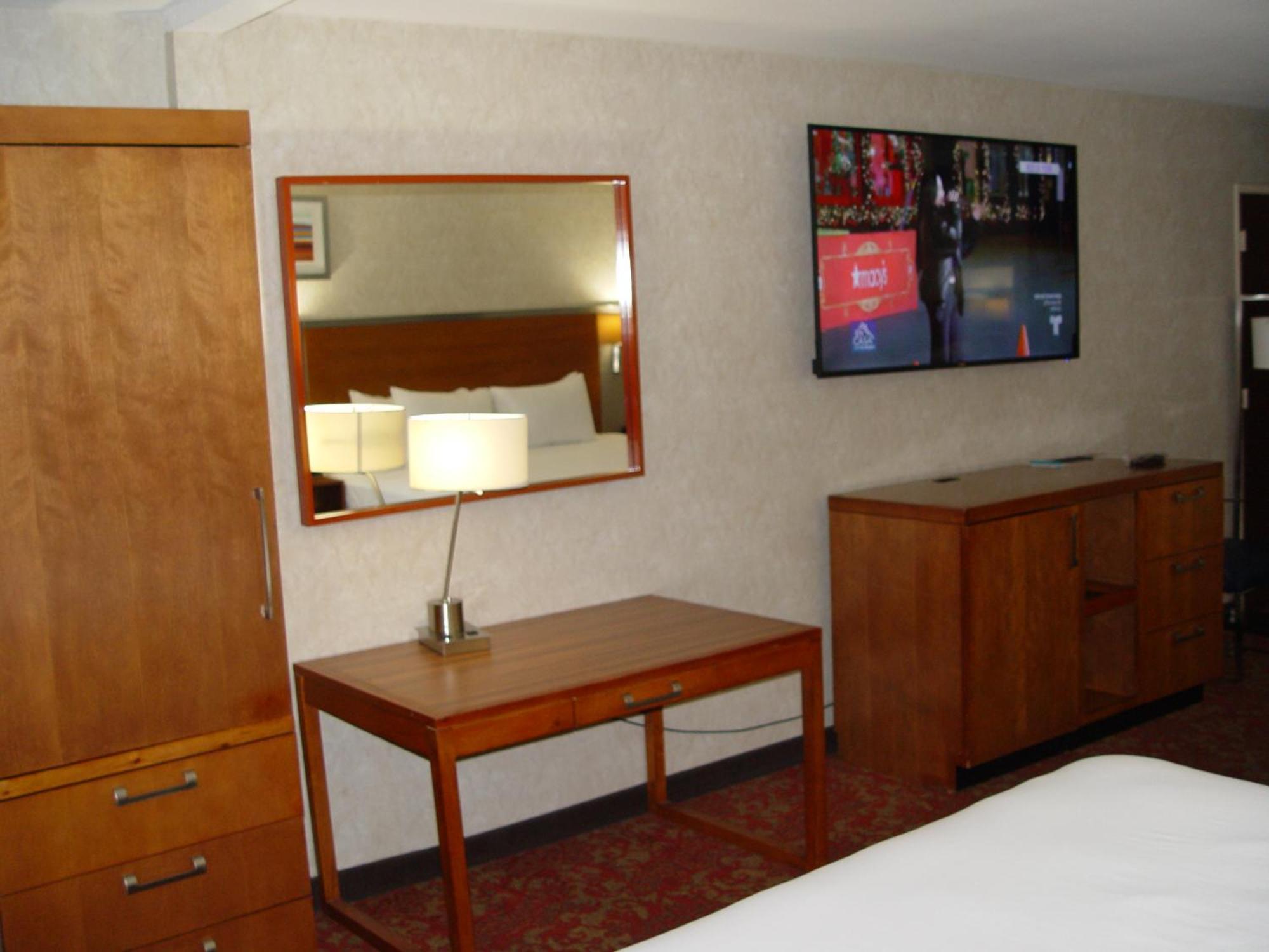 Hilltop Hotel 4*